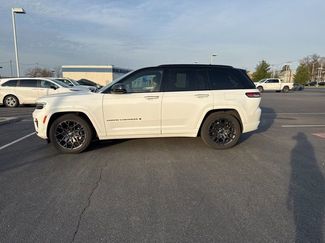 Used 2025 Jeep Grand Cherokee Summit video 2