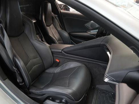 Used 2022 Chevrolet Corvette Stingray Preferred Cpe w/ Battery Protection Package RWD image 28