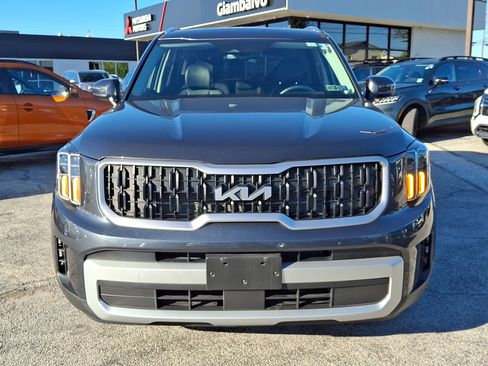 Used 2024 Kia Telluride EX w/ EX Captain's Chair Package image 2