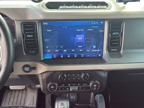 Used 2024 Ford Bronco Wildtrak AWD/4WD image 29