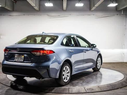 Certified 2025 Toyota Corolla LE image 5