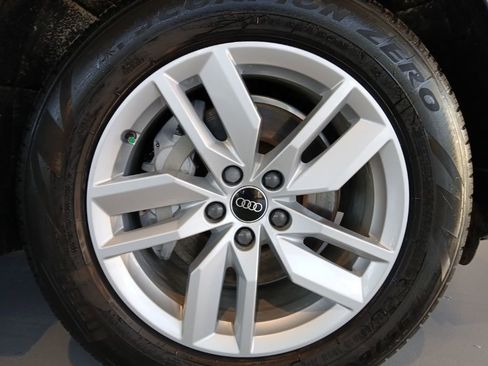 Used 2022 Audi Q5 2.0T Premium w/ Convenience Package image 12