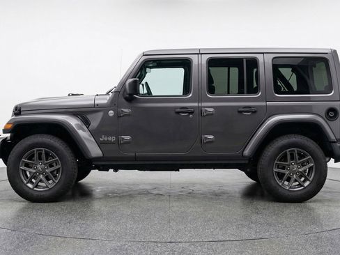 Used 2025 Jeep Wrangler Sport S image 5