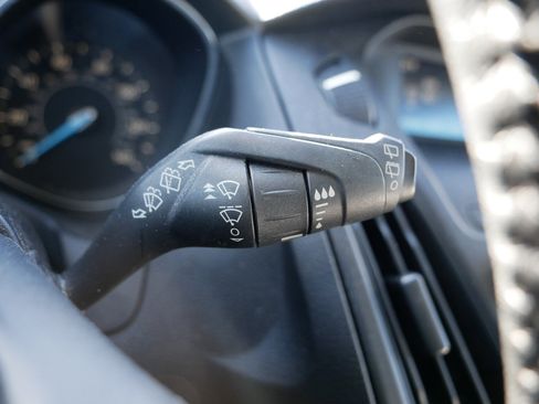 Used 2015 Ford Focus SE w/ SE Cold Weather Package image 32