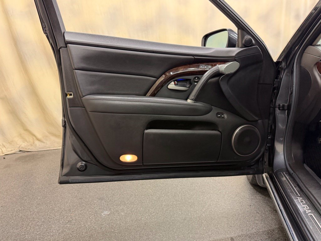 Used 2011 Acura RL w/ Technology Package AWD/4WD image 11