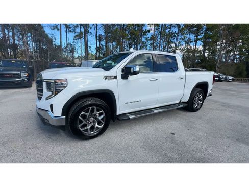 Certified 2023 GMC Sierra 1500 SLT image 5