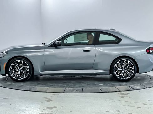 Used 2025 BMW 230i Coupe w/ Premium Package image 5
