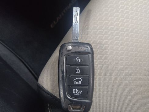 Used 2019 Hyundai Elantra GT FWD image 32