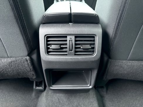 Used 2023 Nissan Rogue S AWD/4WD image 18
