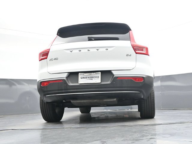 Used 2023 Volvo XC40 B4 Ultimate FWD image 32