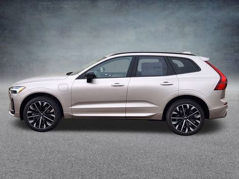 New 2026 Volvo XC60 T8 Ultra w/ Protection Package Premier AWD/4WD image 4