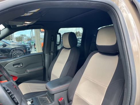 Used 2023 Nissan Frontier PRO-4X w/ Pro-4X Premium Package image 9