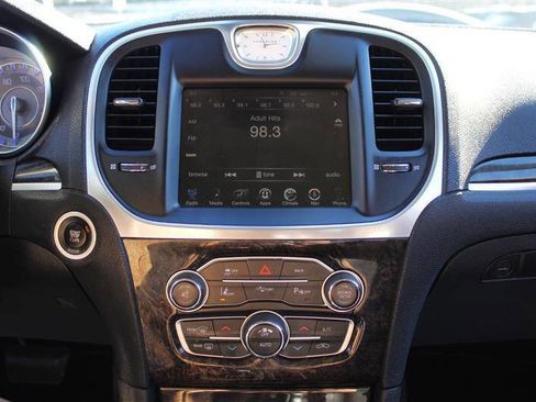 Used 2015 Chrysler 300 C w/ Light Group image 19