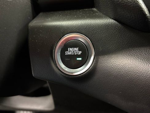 Used 2021 GMC Terrain SLT image 40