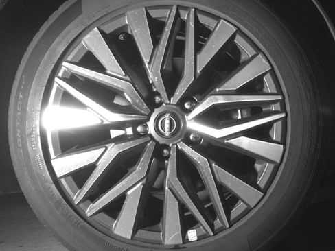 Used 2025 Nissan Altima 2.5 SV FWD image 13