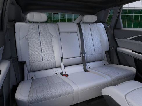 New 2025 Cadillac Lyriq Luxury image 17