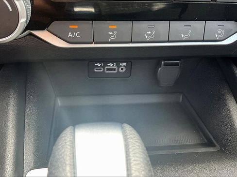 Used 2025 Nissan Altima 2.5 SV FWD image 16
