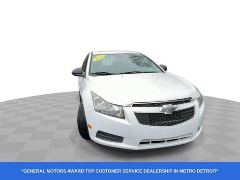 Used 2014 Chevrolet Cruze LS image 3