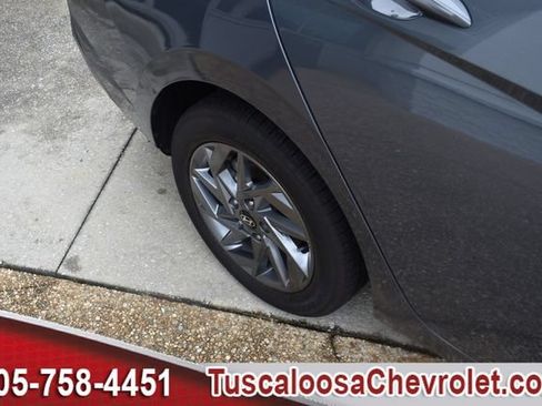 Used 2024 Hyundai Elantra SEL FWD image 13