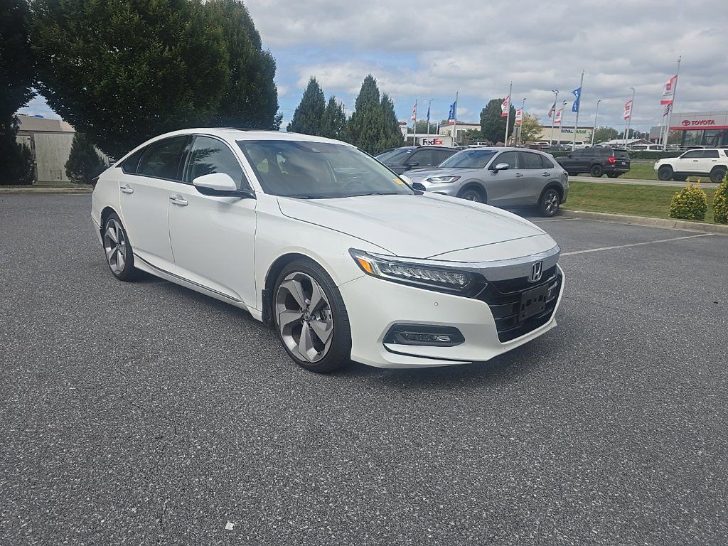 Used 2019 Honda Accord Touring image 2