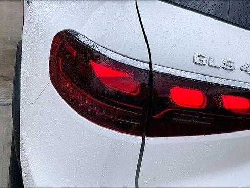 Used 2024 Mercedes-Benz GLS 450 4MATIC image 41