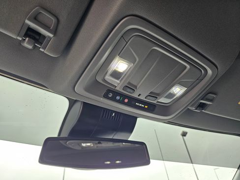 Used 2024 Chevrolet Silverado 1500 LTZ image 27