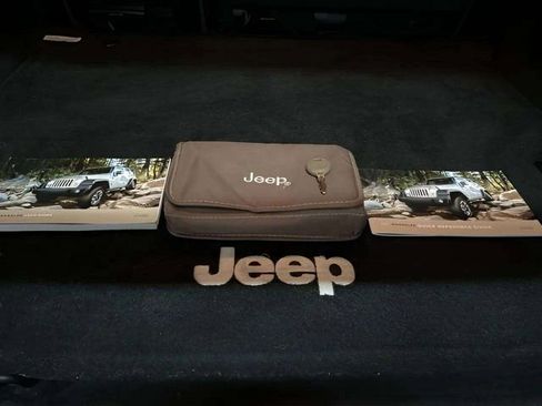 Used 2017 Jeep Wrangler Unlimited Sport w/ Connectivity Group AWD/4WD image 10