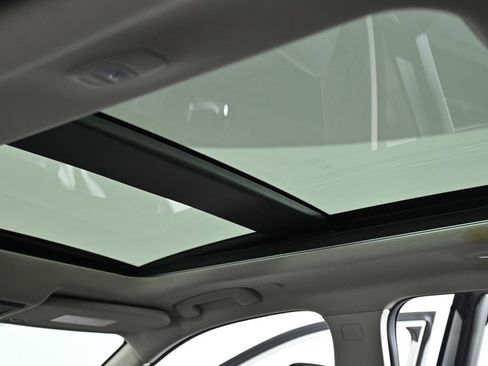 Used 2023 Nissan Rogue SL w/ SL Premium Package image 31