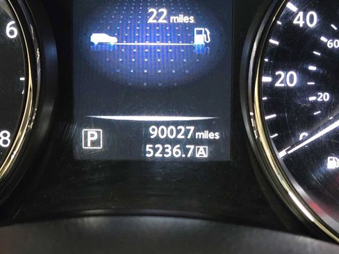 Used 2014 Nissan Rogue SV w/ SV Premium Package AWD/4WD image 30