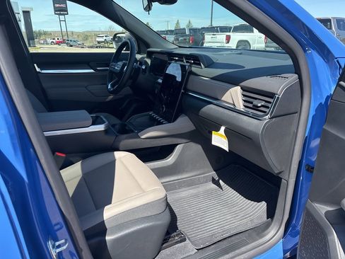 Used 2026 GMC Terrain Elevation w/ Elevation Premium Package AWD/4WD image 11