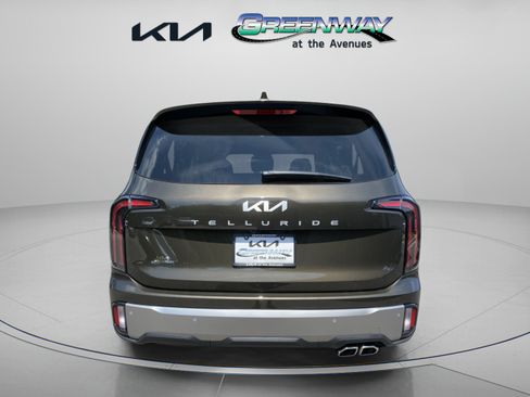 Certified 2025 Kia Telluride SX FWD image 3