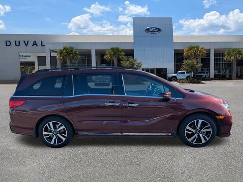 Used 2019 Honda Odyssey Elite image 3