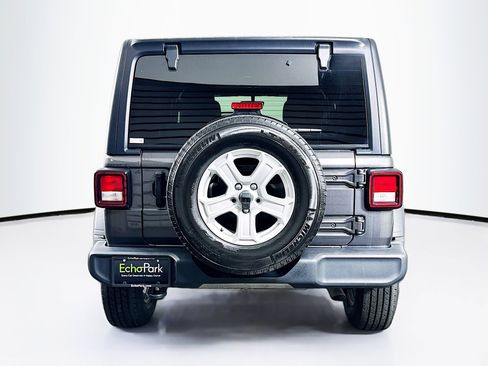 Used 2022 Jeep Wrangler Sport S image 5