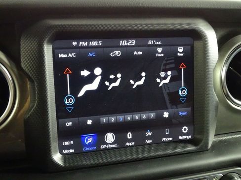 Used 2021 Jeep Wrangler Unlimited Sahara image 34