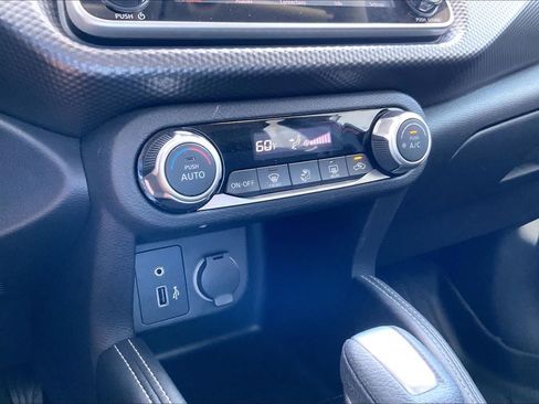 Used 2019 Nissan Kicks SV FWD image 32