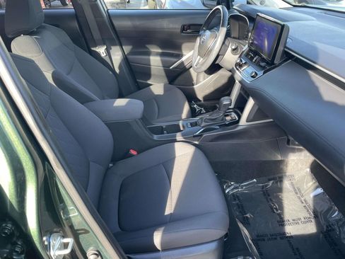 Used 2023 Toyota Corolla Cross LE w/ Moonroof Package FWD image 41