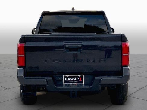 Used 2025 Toyota Tacoma SR5 AWD/4WD image 5