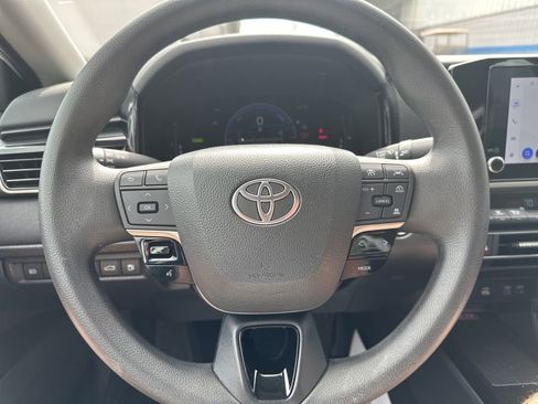 Used 2025 Toyota Camry LE image 16