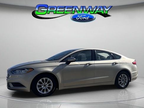 Used 2017 Ford Fusion S FWD image 1