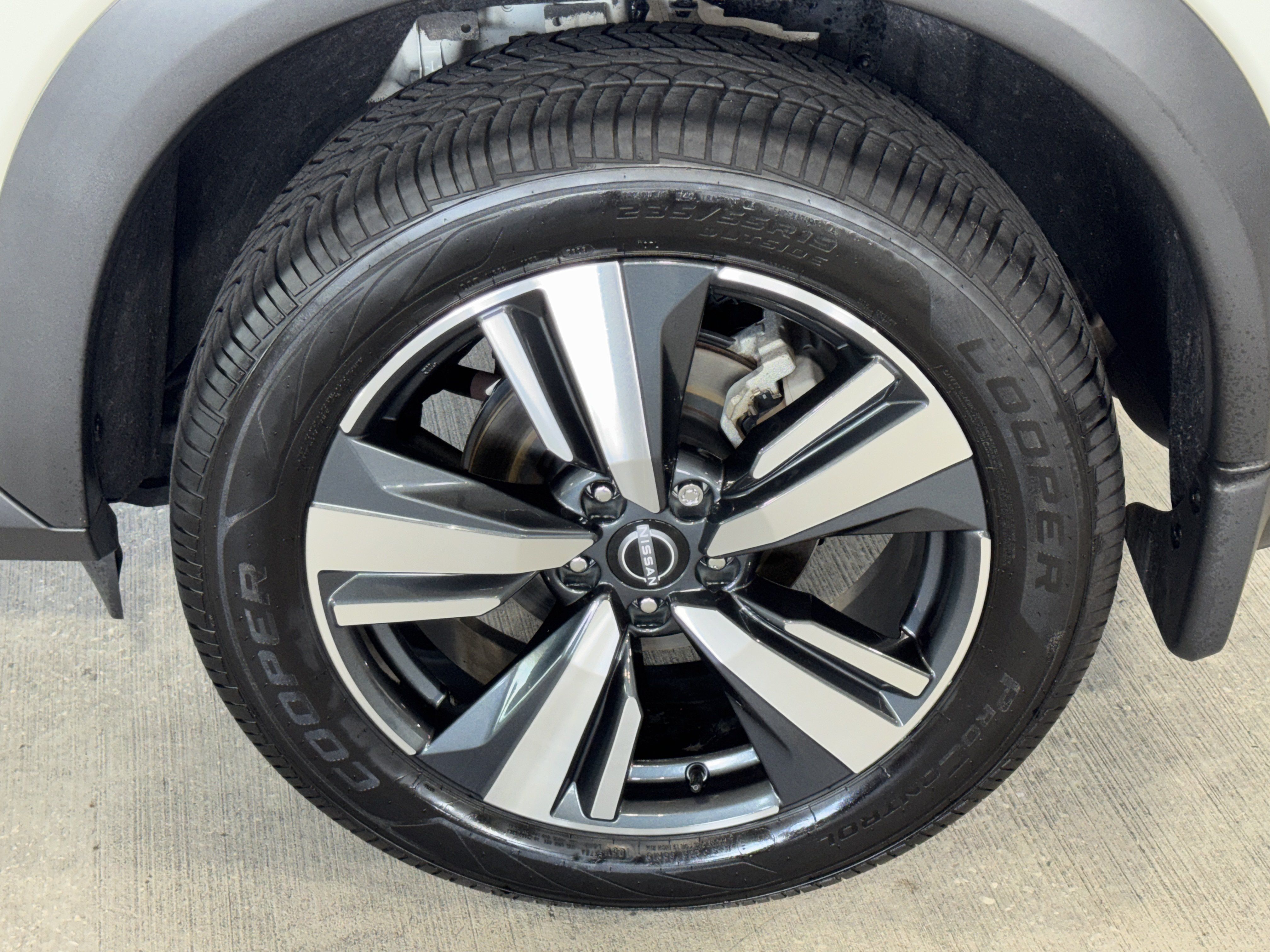 Used 2023 Nissan Rogue SL w/ SL Premium Package AWD/4WD image 36