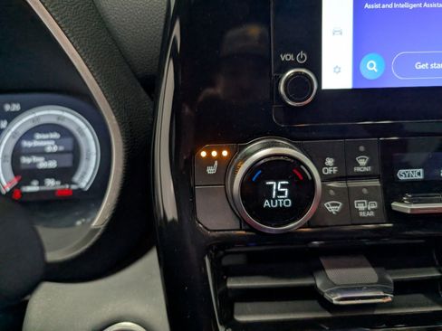 Used 2025 Toyota Highlander XSE image 25