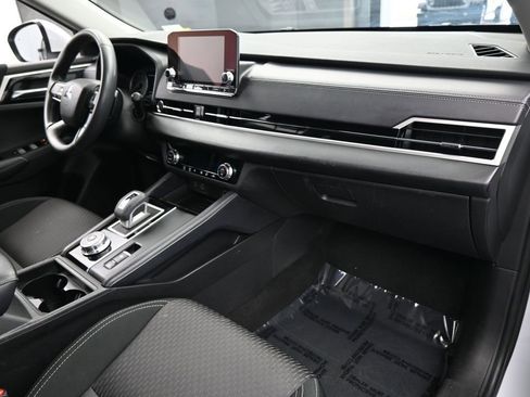 Used 2023 Mitsubishi Outlander ES image 44