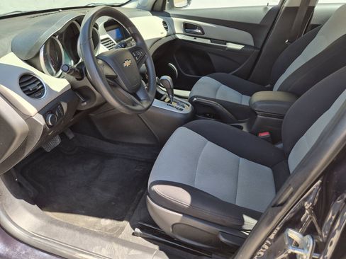 Used 2014 Chevrolet Cruze LS FWD image 14