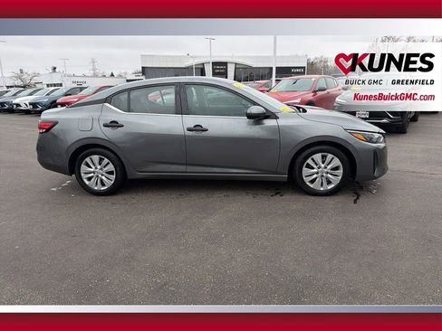 Used 2024 Nissan Sentra S image 3