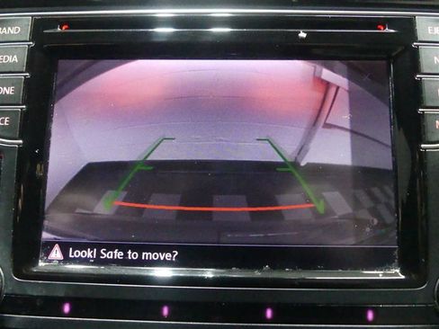 Used 2016 Volkswagen Jetta Sport image 12