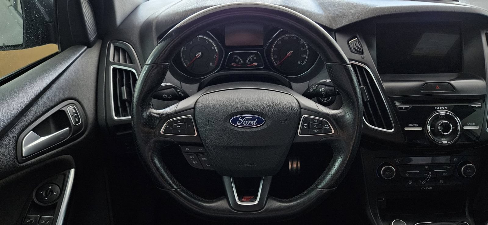 Used 2017 Ford Focus ST w/ Equipment Group 401A FWD image 10