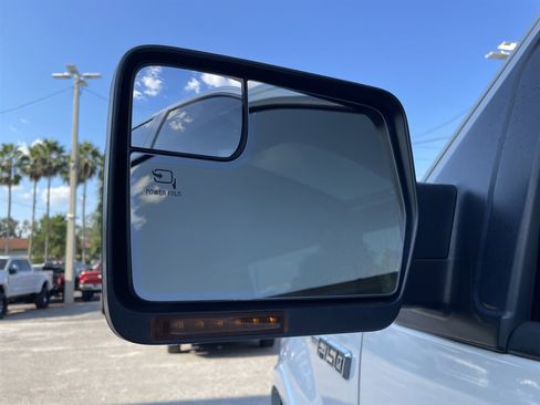 Used 2012 Ford F150 Lariat w/ Lariat Chrome Pkg image 32