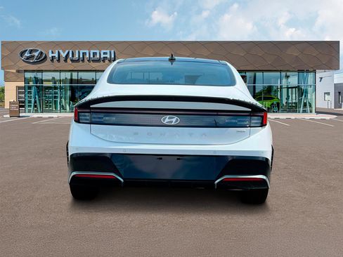 New 2025 Hyundai Sonata Limited image 6