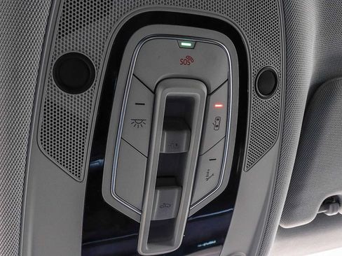 Used 2019 Audi e-tron Prestige w/ Prestige Package AWD/4WD image 34