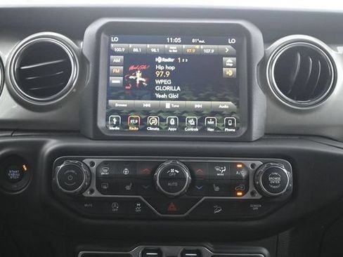 Used 2019 Jeep Wrangler Unlimited Sahara AWD/4WD image 12